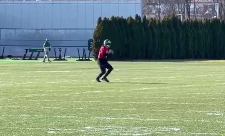 ¡Listo para jugar! Aaron Rodgers sorprende lanzando pases en el entrenamiento de los Jets