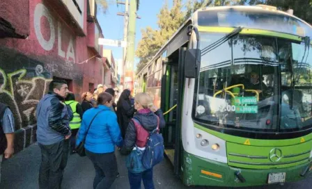 Cierre en estaciones de la Línea 9 del Metro genera caos entre los capitalinos