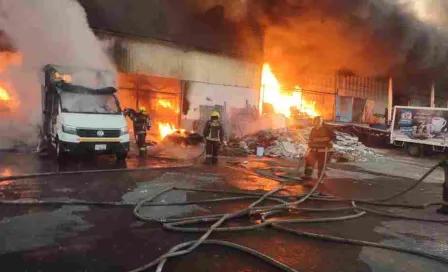 Bodega de Gamesa y Sabritas se incendió en San José Los Cerritos, Puebla