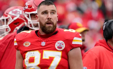 ¿Se acabó el amor? Travis Kelce pierde la cabeza y azota casco en la derrota de los Chiefs