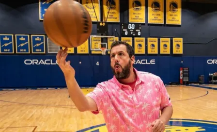 Adam Sandler exhibe sus destrezas en baloncesto en el McKale Center de Arizona