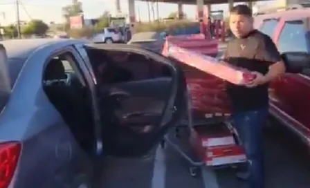 Mujer encara a revendedor de roscas del Costco: "Tienes que darle chance a los demás"