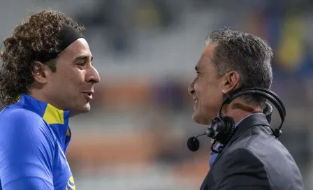 Adolfo Ríos 'obligó' a Guillermo Ochoa a dejarse el cabello largo para ser portero de América 