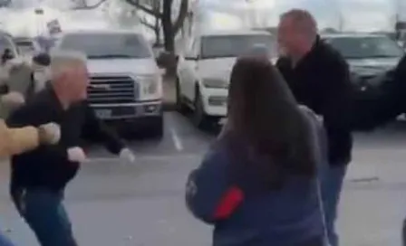 ¡Se armó la bronca! Aficionados de Titans llegaron a los golpes en el estacionamiento del estadio