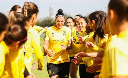 ¡Comienza su nueva aventura! Jenni Hermoso entrenó por primera vez con Tigres Femenil