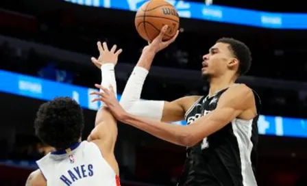 Wembanyama logró su primer triple-doble de récord en la NBA tras victoria de Spurs sobre Pistons