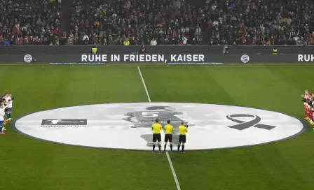 Bayern Munich rindió tributo a Beckenbauer en su victoria sobre Hoffenheim