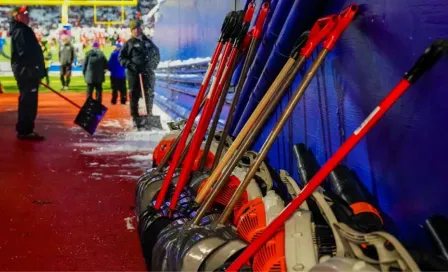 ¡Todo por el equipo! Bills piden a sus aficionados ayuda para palear nieve en el estadio