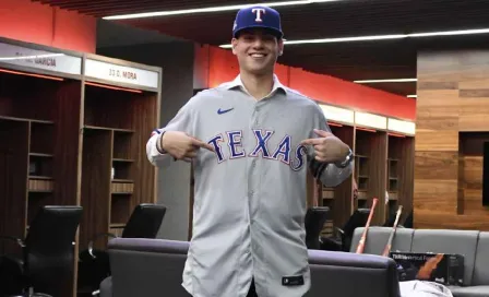 Ángel Arredondo, beisbolista mexicano, firma contrato con los Texas Rangers