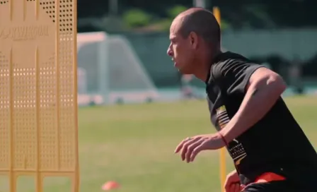 Chicharito muestra su preparación para volver a las canchas: 'Cada día más cerca'