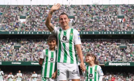 Andrés Guardado comienza a despedirse en Betis, León lo espera en los próximos días