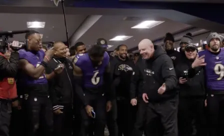 Entrenadores de los Baltimore Ravens celebran victoria con peculiar baile