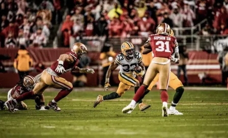 Aaron Jones, de los Packers, llegó con sombrero charro al Levi's Stadium