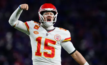 Aficionados de Bills lanzan bolas de nieve a Mahomes tras la derrota en Playoffs