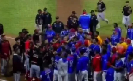 ¡Impresionante! Festejo desata batalla campal en Final de la Liga Venezolana de Beisbol