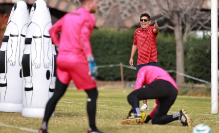 Jorge Campos visitó al Atlante acompañado del portero de Pumas, Julio González