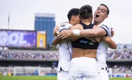 Rogelio Funes Mori y Jesús Molina muestran su apoyo a Pumas a pesar de sus lesiones