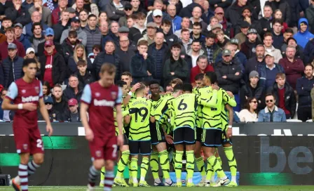 Aficionados del West Ham abandonan el estadio antes del medio tiempo tras goleada vs Arsenal