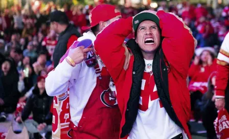 Aficionados de 49ers rompen televisor tras la derrota de su equipo en el Super Bowl