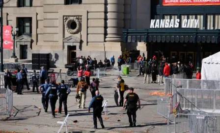 Tiroteo después del desfile de los Kansas City Chiefs empañó festejo por triunfo en Super Bowl