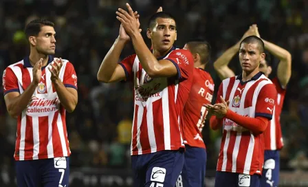 Raúl Martínez es baja con Chivas, sufrió un esguince en el tobillo izquierdo 