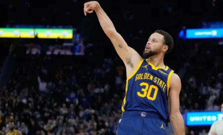 NBA: Stephen Curry realiza tiro imposible desde la entrada al túnel del vestuario