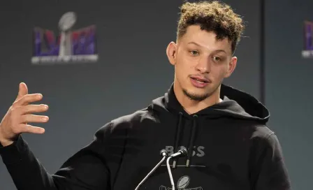 Patrick Mahomes y su esposa visitan a personas heridas en el tiroteo en Kansas City