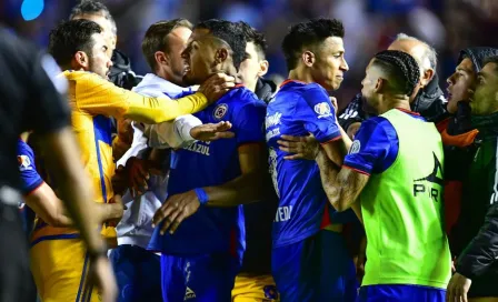 Cruz Azul y Tigres terminan el encuentro con bronca; Tercero y Ditta se van expulsados