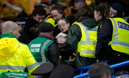 Aficionado del Leeds herido al caer de gradas de Stamford Bridge en el partido ante Chelsea