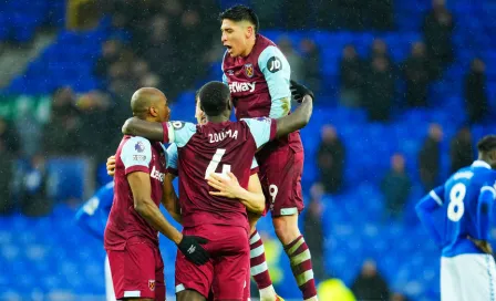 Edson Álvarez se estrena con golazo en victoria del West Ham sobre el Everton