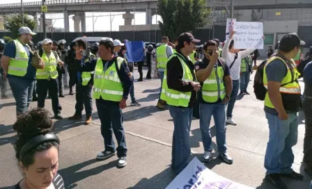 Trabajadores de Interjet cierran Circuito Interior y acaban a golpes con la policía 