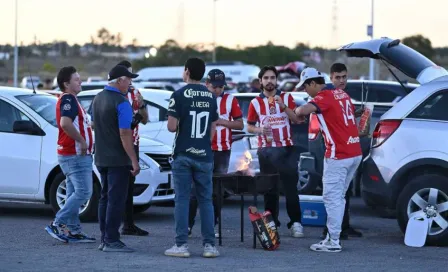 Liga MX vetará a aficionado que golpeó a policía en el Chivas vs América de Concachampions