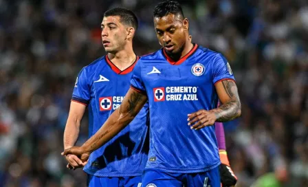 Willer Ditta se va expulsado en su regreso a Cruz Azul tras suspensión de tres partidos