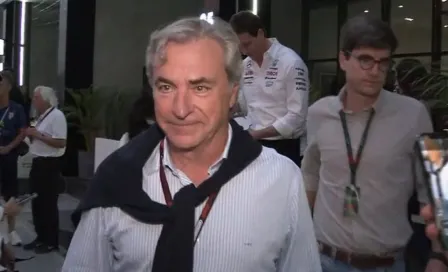 Toto Wollf fue visto platicando con el padre de Carlos Sainz tras el Gran Premio de Arabia