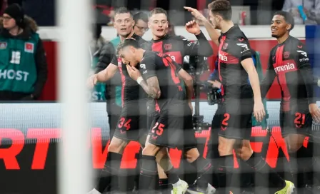 Bayer Leverkusen ganó sin brillo pero se encamina al título de Bundesliga