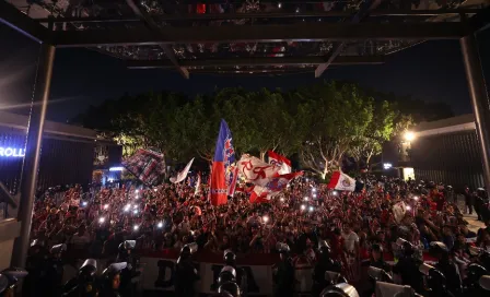 Afición de Chivas recrimina a los futbolistas previo al Clásico Nacional en Concachampions