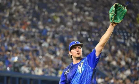 ¡Oficial! Trevor Bauer lanzará con Diablos Rojos en el duelo ante Yankees 