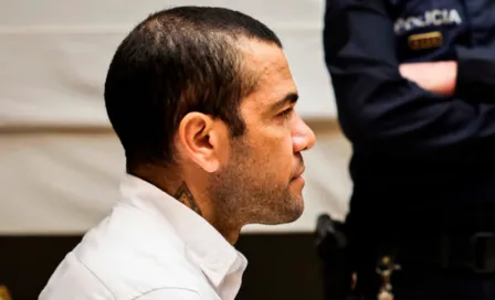 Víctima de Dani Alves, 'desesperada y muy frustrada' tras libertad provisional del brasileño