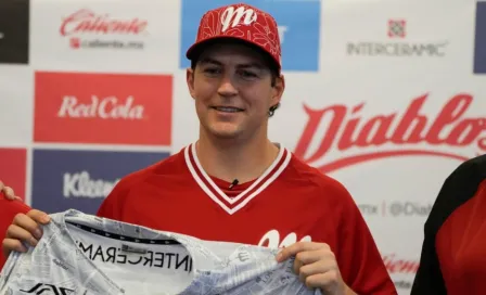 ¡Ya es rojo! Trevor Bauer fue presentado con los Diablos Rojos del México de manera oficial