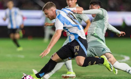 ¡Vaya error! Emilio Lara 'regala' penal en la Sub 23 ante Argentina