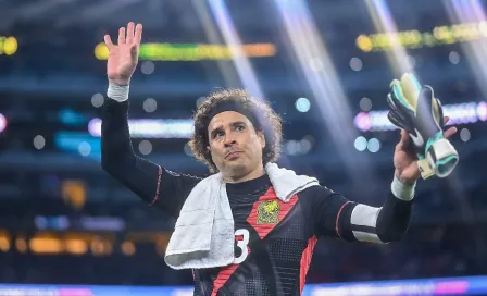 Memo Ochoa reacciona a sus grandes atajadas en el duelo de México ante Panamá