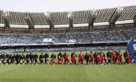 ¡Para aplaudir! Jugadores del Napoli se hincan contra el racismo antes de duelo ante Atalanta