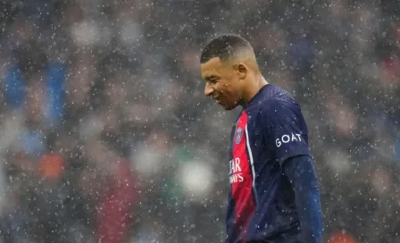 ¡Furioso! Kylian Mbappé fue sustituido, se molestó con Luis Enrique y se marchó al vestidor