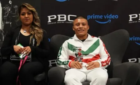 Pitbull Cruz y el emotivo gesto que tuvo con su esposa tras su campeonato 