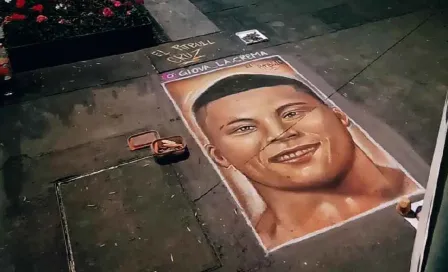 ¡Homenaje al campeón! Artista pinta a 'Pitbull' Cruz en las calles de la CDMX