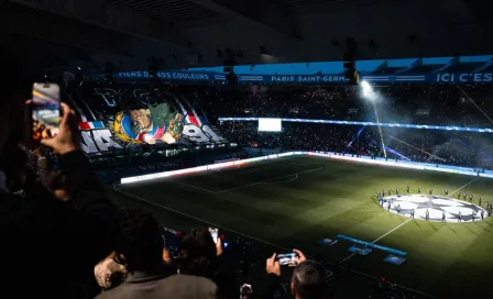 ¡Que la fuerza le acompañe! Así fue el impresionante tifo de Star Wars que desplegó la afición de PSG