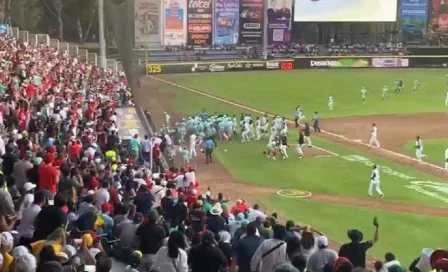 ¡Se armó la bronca! Las bancas se vaciaron en el juego entre Diablos Rojos y Pericos