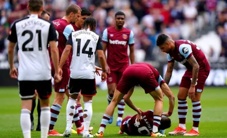 Edson Álvarez manda al hospital a compañero del West Ham tras brutal golpe