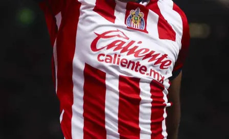 ¡La nueva piel rojiblanca! Filtran playera de Chivas para el Apertura 2024