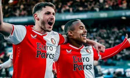 Santiago Giménez pide más apoyo en Feyenoord: “Los pases que yo doy, me los tienen que dar a mí”